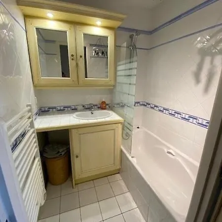 Beautiful 3-rooms With Terrace アパート *