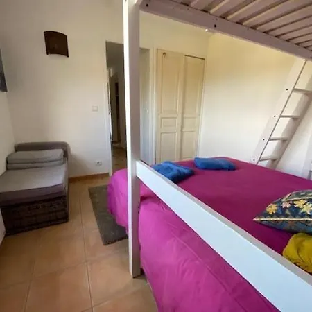 Beautiful 3-rooms With Terrace アパート