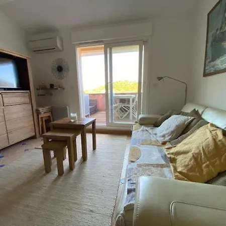 Apartman Beautiful 3-rooms With Terrace Sainte-Maxime
